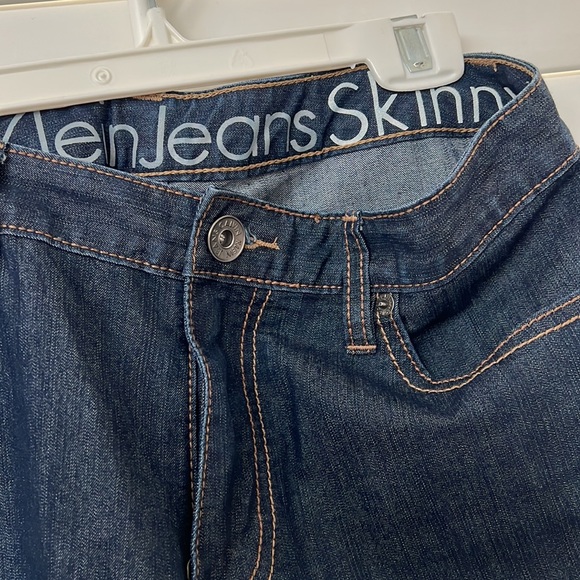 Calvin Klein skinny. Size 6. 32” inseam - Picture 3 of 4